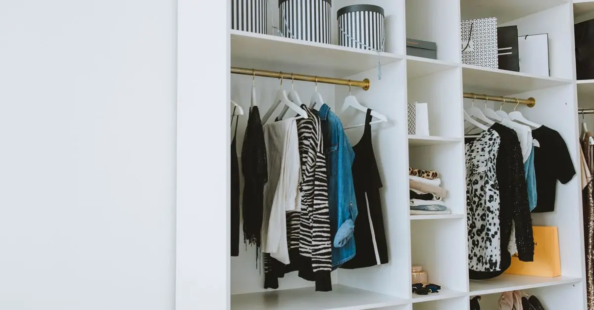 Les Meilleures Astuces pour Trouver des Habits Accessibles en Ligne