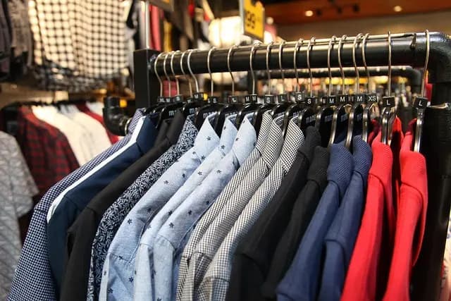 10 Astuces pour Choisir des Habits Accessibles et Écologiques