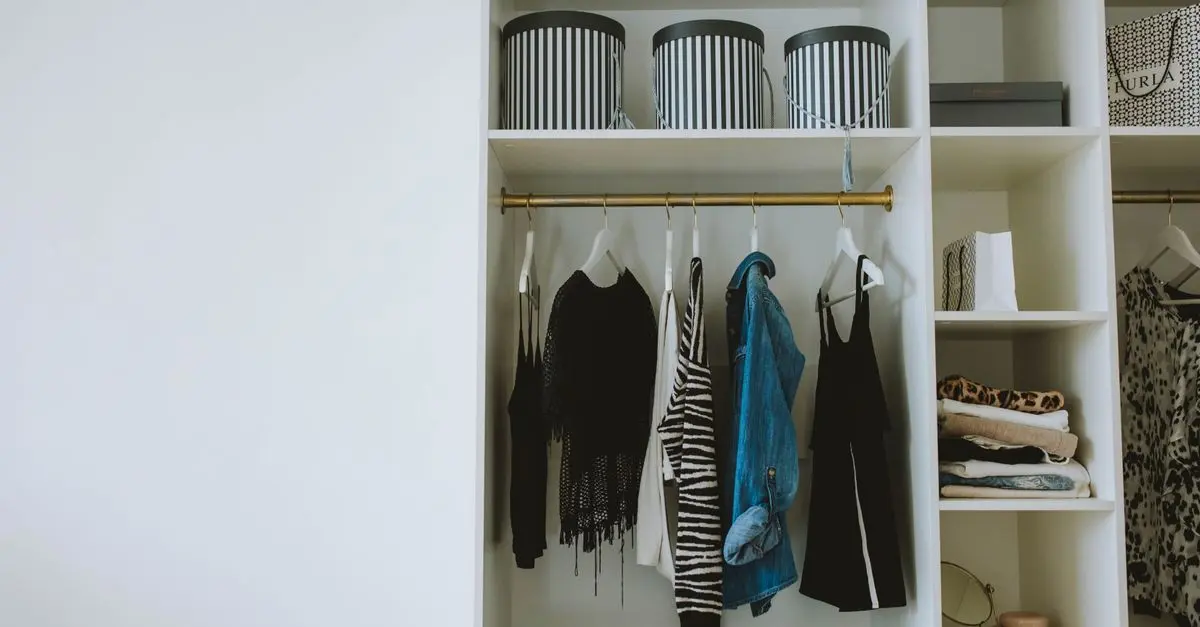Comment Créer une Capsule Wardrobe Abordable