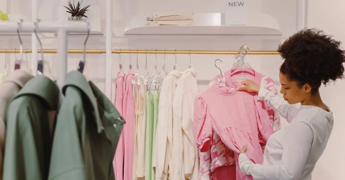 Comment Dénicher des Vêtements Abordables et Stylés en Ligne