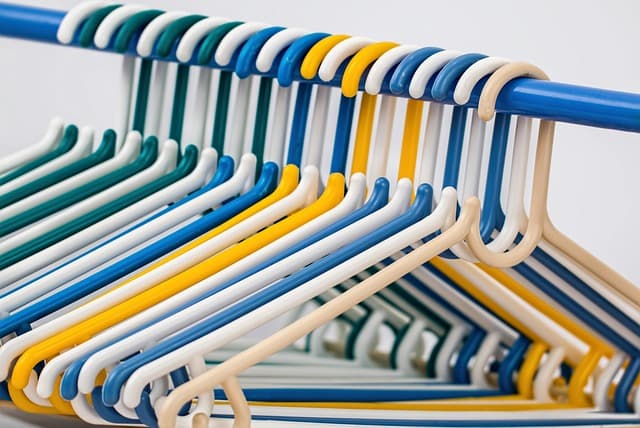 Comment Aménager Votre Garde-Robe avec des Habits Accessibles