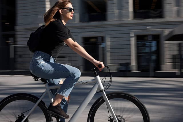 Comment Choisir des Habits Accessibles et de Qualité