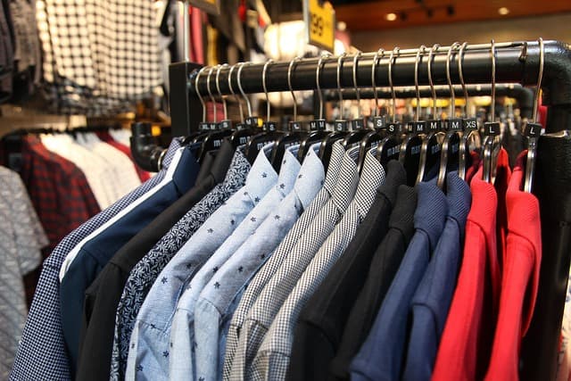 Guide Complet pour Choisir des Habits Accessibles et Stylés